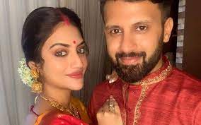স ব ম ক ড ব র স দ ল ন ন সরত জ ন ন ক ন বলল ন ন সরত actress nusrat jahan divorce news. Nusrat Jahan Enjoys Durga Ashtami With Husband Nikhil Jain See Pics