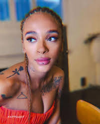 Yinka Bokinni Sexy Tits and Ass Photo Collection - Fappenist