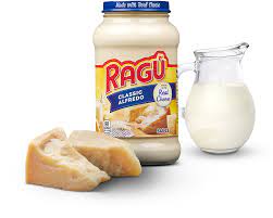 In a medium saucepan add butter, heavy whipping cream, and cream cheese. Classic Alfredo Sauce Ragu