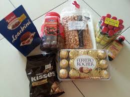 Tengok dalam coklat lindor tu , meleleh leleh. Tips Beli Coklat Dan Seluar Jeans Murah Di Langkawi Part 11