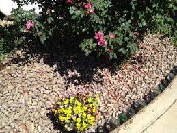 Flower Bed Mulch From Wine Corks At Meramec Vineyards Winery In St James Missouri Weinkorken Mulch Garten