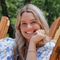 Bella Brooks's Instagram, Twitter & Facebook