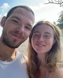 Exploring Thailand 🇹🇭 Beautiful growth is unfolding in this incredible  country, from losing bags and getting sick to expansive plant medicine  ceremony and jungle journeys!! 😇 If you're intrigued with my inner