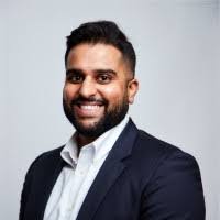 Sharoz Zindani's Instagram, Twitter & Facebook