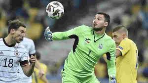 Голкіпер збірної україни та шахтаря андрій пятов похвалив свого партнера по національній команді георгія бущана за впевнену гру і лідерські якості. U38zhre5yeidmm