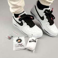 On Foot Look At The Peaceminusone X Nike Air Force 1 Para Noise 2 0 In 2020 Nike Nike Air Force Nike Air Force 1 Outfit