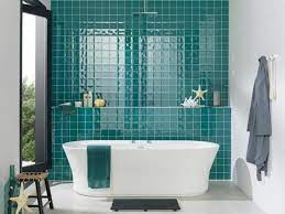 Bagno Colorato Dai Rubinetti Ai Profili Doccia Cose Di Casa Bagni Colorati Idee Vasca Da Bagno Bagno Con Piastrelle