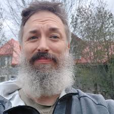 What is the approximate age and value of this guitar?