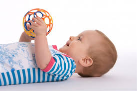 Quali giochi neonato 3 mesi - Lettera43 Come Fare