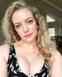 Sara Lynn's Instagram, Twitter & Facebook