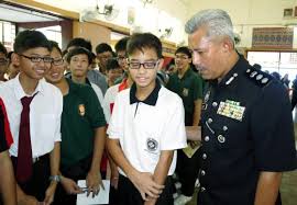 Check spelling or type a new query. Polis Pantau Tingkah Laku 4 000 Pelajar