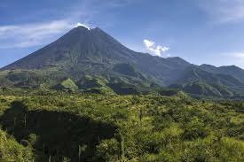 Pemandangan gunung dan sawah contoh gambar mewarnai. Mendaki Puncak Merapi Berani Super Adventure Travel Hiking Sky Diving Underwater Diving Mount Climbing And More Pemandangan Gunung Merapi Mendaki