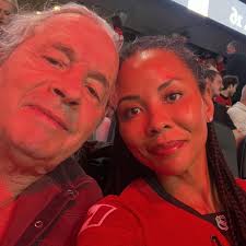 Bret Hart & his wife enjoying The Hockey game 🏒 🥅 🖤🩷