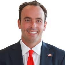 Peter Dubois's Instagram, Twitter & Facebook