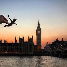 Claridge S On Instagram Goodnight From London We Love This Image Of Peter Pan From Paperboyo Second Star To The R Fotografie Zeichentechniken Silhouette