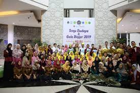 Download lagu kepelbagaian budaya malaysia 5.49mb dan streaming kumpulan lagu kepelbagaian budaya malaysia 5.49mb mp3 terbaru hasil diatas adalah hasil pencarian dari anda kepelbagaian budaya malaysia mp3 dan menurut kami yang paling cocok adalah kepelbagaian. Temu Budaya Dan Malibu Fkip Ums Kepelbagaian Dalam Harmonisasi Fakultas Keguruan Dan Ilmu Pendidikan