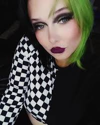 I am Mari. . witch of Oz. 🤷‍♀️🖤 wbu