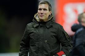 Bayer leverkusen has fired peter bosz as coach after the team's decline in form this year. Ezefdnpqaugexm