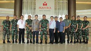 Tidak sedang kuliah atau telah selesai kuliah. Pangdam Jaya Jayakarta Tinjau Produk Produk Pt Mayora Indah Tbk Di Jakbar Media Transparancy