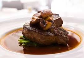 Filets Mignons Sauce Aux Champignons Et Au Porto In 2020 Recipes Stuffed Mushrooms Mushroom Sauce