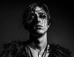 Damon Baker's Instagram, Twitter & Facebook