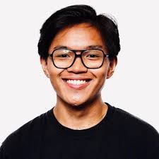 Cheers to 3 years with CNBC Paige Pacifico Masterson 🎉 Thanks for all you  do!