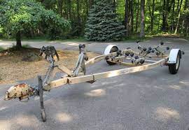 Sold 19 5 Ft E Z Loader Boat Trailer Boat Trailer Aluminum Boat Boat Parts