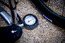 how do you choose the right tubeless tyre pressure we speak