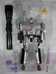 Megatron is a fictional character from the transformers franchise created by american toy company hasbro in 1984, based on a design by japan. Mp 05 Megatron Transformers Masterpiece Takara Tomy