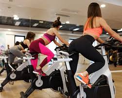 Tener una bicicleta fija en casa es una gran solución para hacer ejercicio cuando no tienes mucho tiempo o ganas de ir al gimnasio. Tonifica Tus Gluteos Con La Bicicleta Estatica Blog De Bicicletas Fun