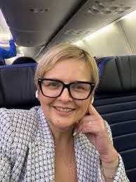 Emma Brewster's Instagram, Twitter & Facebook