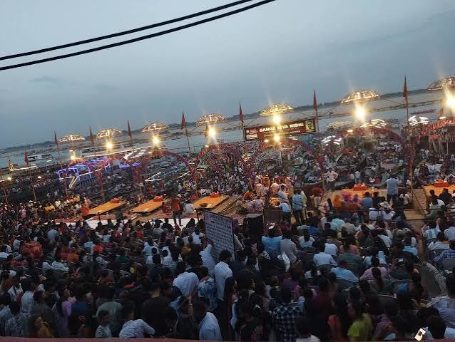 Varanasi Ghats & Ganga Aarti Image 2