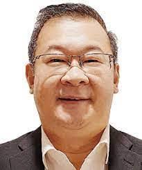 Henry Soong's Instagram, Twitter & Facebook