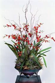 We believe silk flowers can play an important role in many wedding decorations. Silk Flower Centerpieces