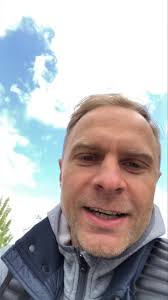 ⚪️🔴 Łukasz Koszarek śmiga dziś na rowerze 🚴🏻, a od poniedziałku zaprasza  na TYDZIEŃ z #KoszKadra wspólnie z Sklep Koszykarza, #DawajPolska, Energa SA