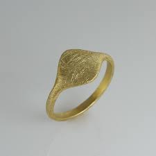 Ring For Women Signet Ring Women Signet Ring Pinky Ring Etsy Signet Rings Women Signet Ring Gold Signet Ring