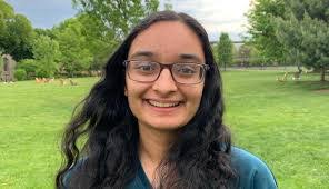 Lucy Moeller's Instagram, Twitter & Facebook