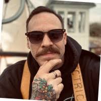 Shane Humphries's Instagram, Twitter & Facebook