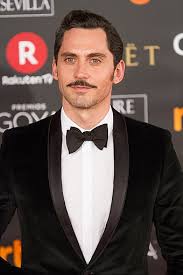 The series, almost entirely written and directed by its creator, stars verónica castro, cecilia suárez, aislinn derbez, darío yazbek bernal, arturo ríos, paco león, juan pablo medina, luis de la rosa, maría león, and isela vega. The House Of Flowers Season 1 Wikiwand