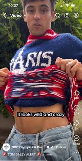 Tom Daley doesnt trap his floats! 😱 : rknitting