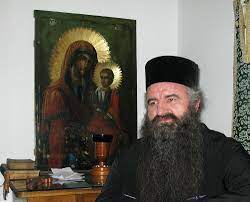 Părintele ciprian a recomandat să utilizăm toate mijloacele pentru a comunica cu cei dragi și „să ne bucurăm unii de alţii şi în vremurile grele. PÄrintele Ciprian GrÄdinaru Chirurgul Sufletelor Din Inima Bucurestilor Ganduri Din Ierusalim
