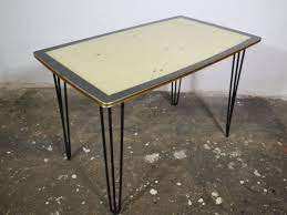 Shop our kidney shaped coffee tables selection from the world's finest dealers on 1stdibs. Kidney Shaped Dining Table With A Gold Rim 1950s For Sale At Pamono