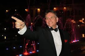 Frank sinatra jr., the son of the legendary entertainer who had a long musical career of his own, died wednesday, said manager andrea kauffman. Fred De Jong Brings Frank Sinatra To Life Review Of Aruba Sinatra Dinner Show Oranjestad Aruba Tripadvisor