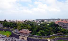 Kyoto, osaka, hyogo, okayama, hiroshima und fukuoka. Aussicht Auf Die Stadt Naha Von Der Shuri Burg In Okinawa Japan Stockfoto Bild Von Zieleinheit Grenzstein 160604690