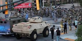 Antifa Kimdir Ne Zaman Nerede Kuruldu Antifa Nin Amaci Nedir Fotograf 1 Antifa, fiziksel şiddet eylemleri ve mala zarar verme gibi eylemleriyle adından söz ettirmeyi başarmıştır.