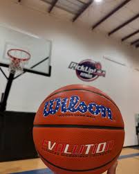 Meet Coach Jalin Hadley! A young and aspiring trainer and hooper in the  Tampa area coming to us from the midwest! Coach Jalin has a very warm and  welcoming aura that meets