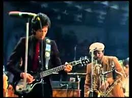 The host for the episode is steve martin (his sixth appearance), and the musical guest is van morrison. Van Morrison Wavelength Live Youtube