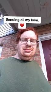 Darren Troy's Instagram, Twitter & Facebook