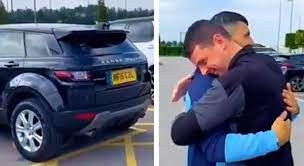 The pinnacle of refined capability, the 2021 range rover delivers unparalleled experience in a luxury performance suv. Moment New Barca Signing Sergio Aguero Gifted His Range Rover To Man City Kitman Video Autojosh