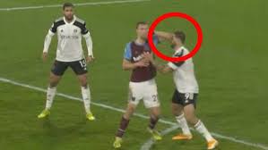 West ham's david moyes says he's embarrassed for whoever was on var duty after tomas soucek's red against fulham. Premier League Player Sent Off For Accidental Elbow Is This The Strangest Red Card Ever Premier League